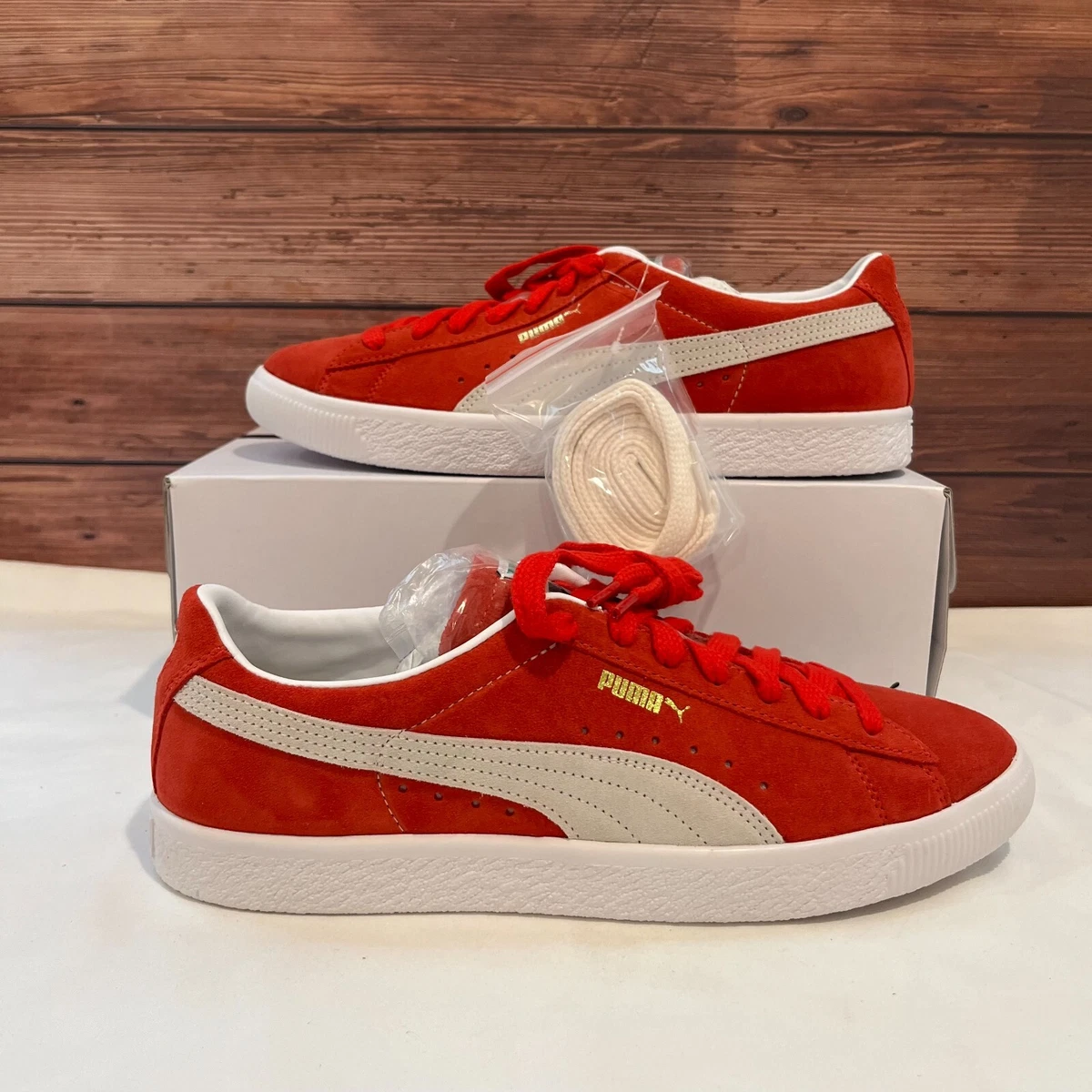 Red suede hotsell pumas men's