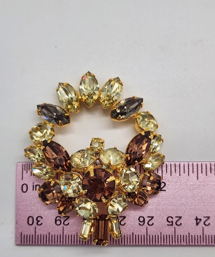 Vintage Signed WEISS Yellow Brown Rhinestones Wreath Bouquet Brooch - Picture 13 of 13