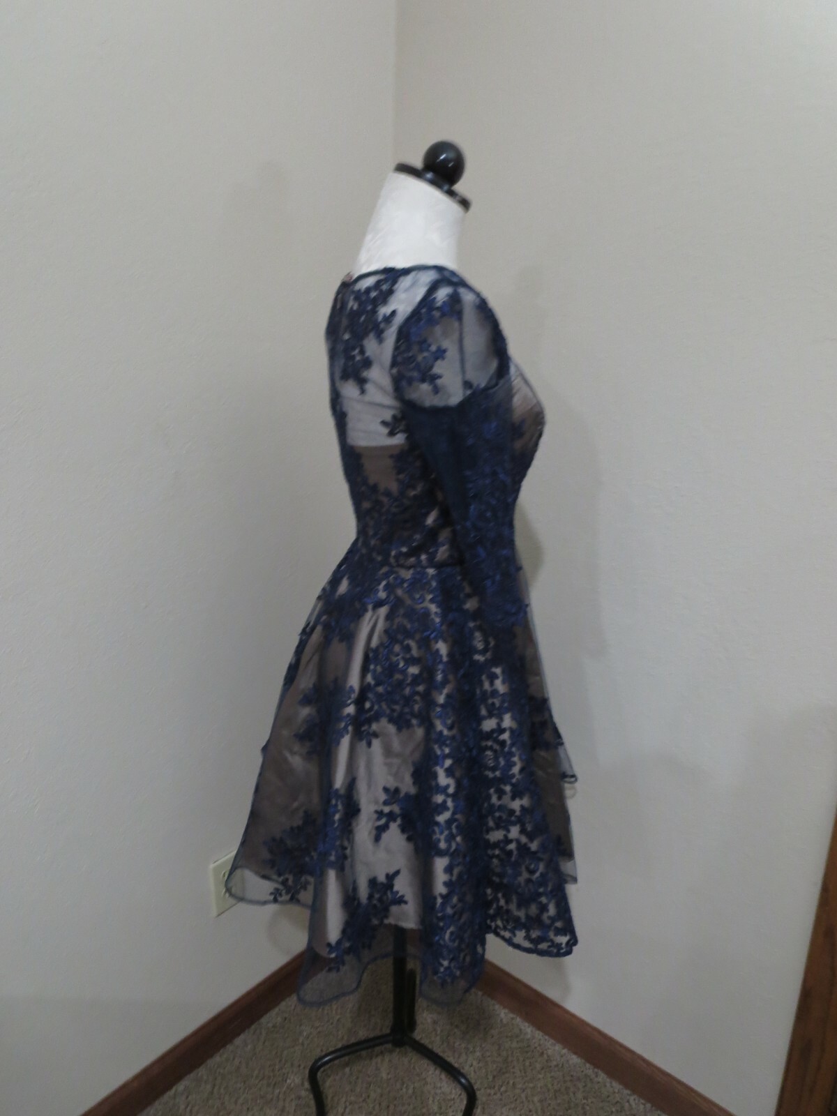 Picture 2 of 8