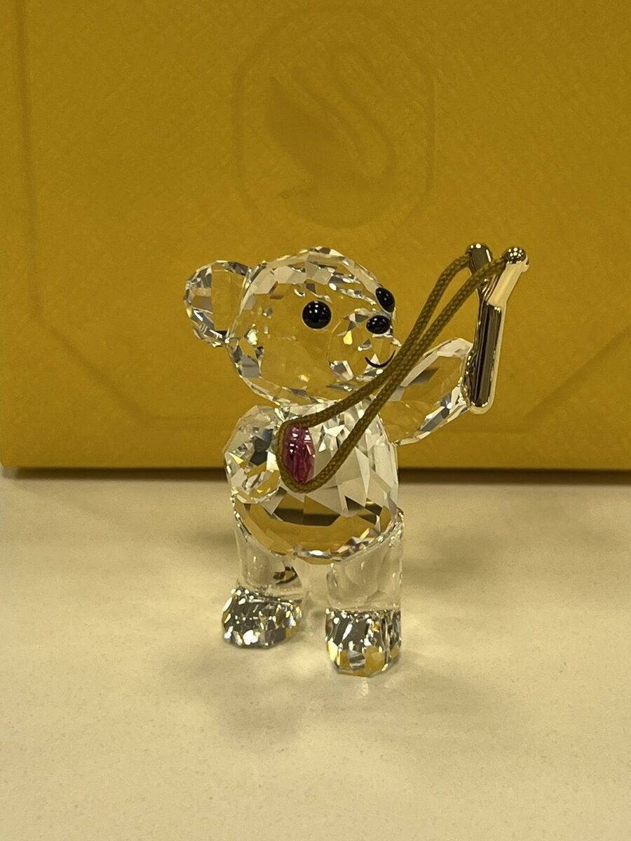 Swarovski Crystal Kris Bear Sending You Love Figurine Swarovski Crystal Kris Bear Sending You Love Figurine