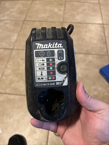 Genuine OEM Makita DC10WA Battery Charger Li-Ion 7.2V-10.8V Working