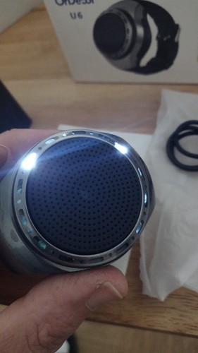 Running LED Cool Wrist Bluetooth Speaker Sports Music FM Radio Support Card - Picture 5 of 5