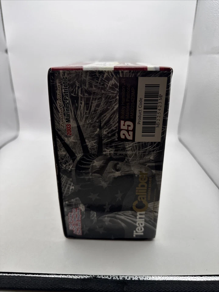 Bobby Hamilton Jr Marines Patriotic #25 03 NASCAR escala 1:24 calibre de equipe - Imagem 2 de 4