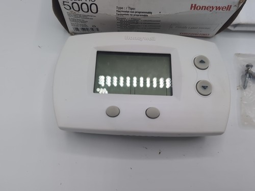 Honeywell TH5220D1003 Non-Programmable Thermostat Digital Display - WORKS! - Picture 2 of 14