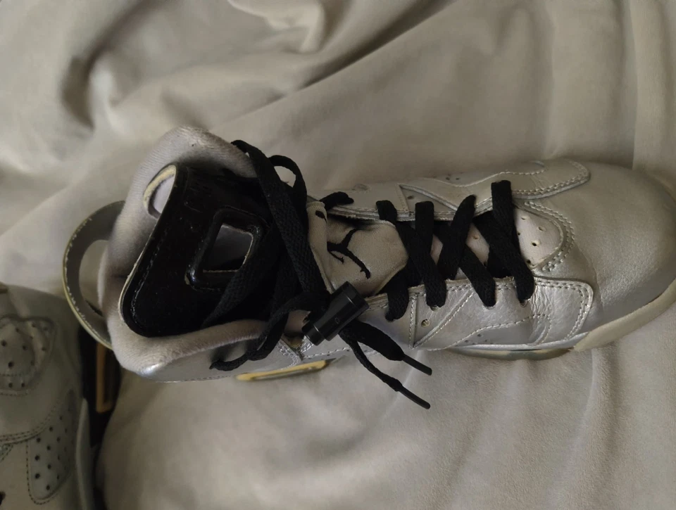 Jordan Grade School 6 años edición San Valentín plateado/rosa Foto 4 de 4