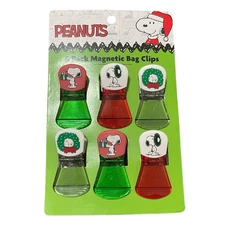 PEANUTS SNOOPY 6 Pack Magnetic Bag Clips Christmas Wreath Holiday