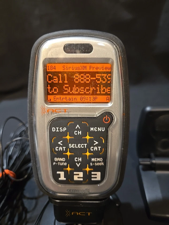 RECEPTOR DE RADIO SATELITAL SIRIUS XACT XTR1 STREAM CON ANTENA Y ADAPTADOR DE CORRIENTE Foto 4 de 4