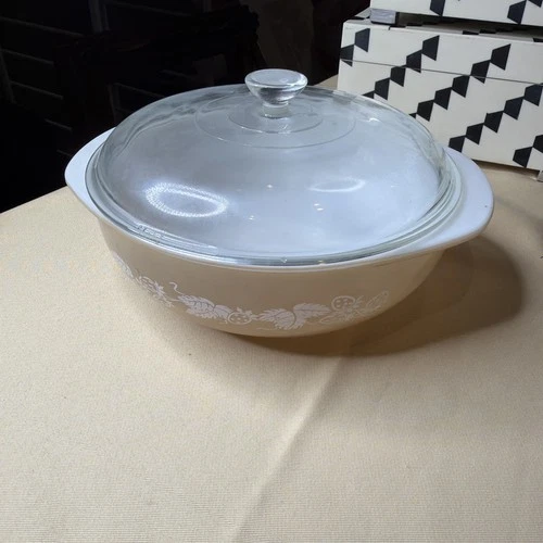 Vintage Pyrex Berries 2 Quart #024 Strawberry Pattern Serving Bowl 1960's with L