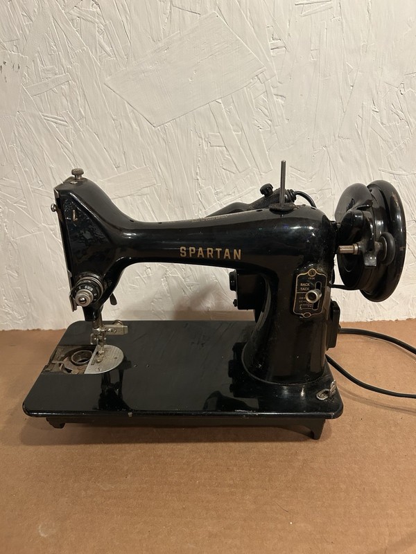 Singer Spartan Sewing Machine 192-K Simanco Motor with Foot Pedal
