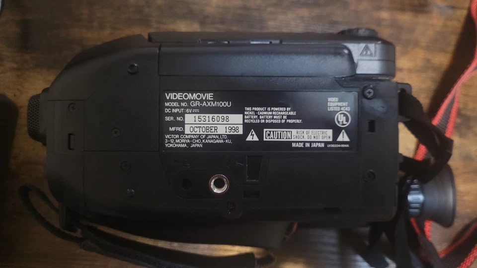 Видеокамера видеокамера JVC GR-AXM100U VHS Handycam с зарядным устройством (непроверенная) - Изображение 3 из 4