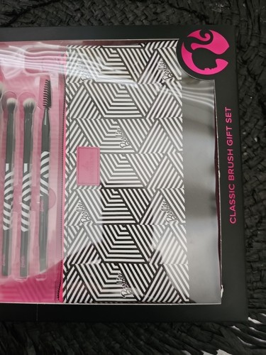 Barbie Classic Brush Geschenkset - Bild 4 von 4