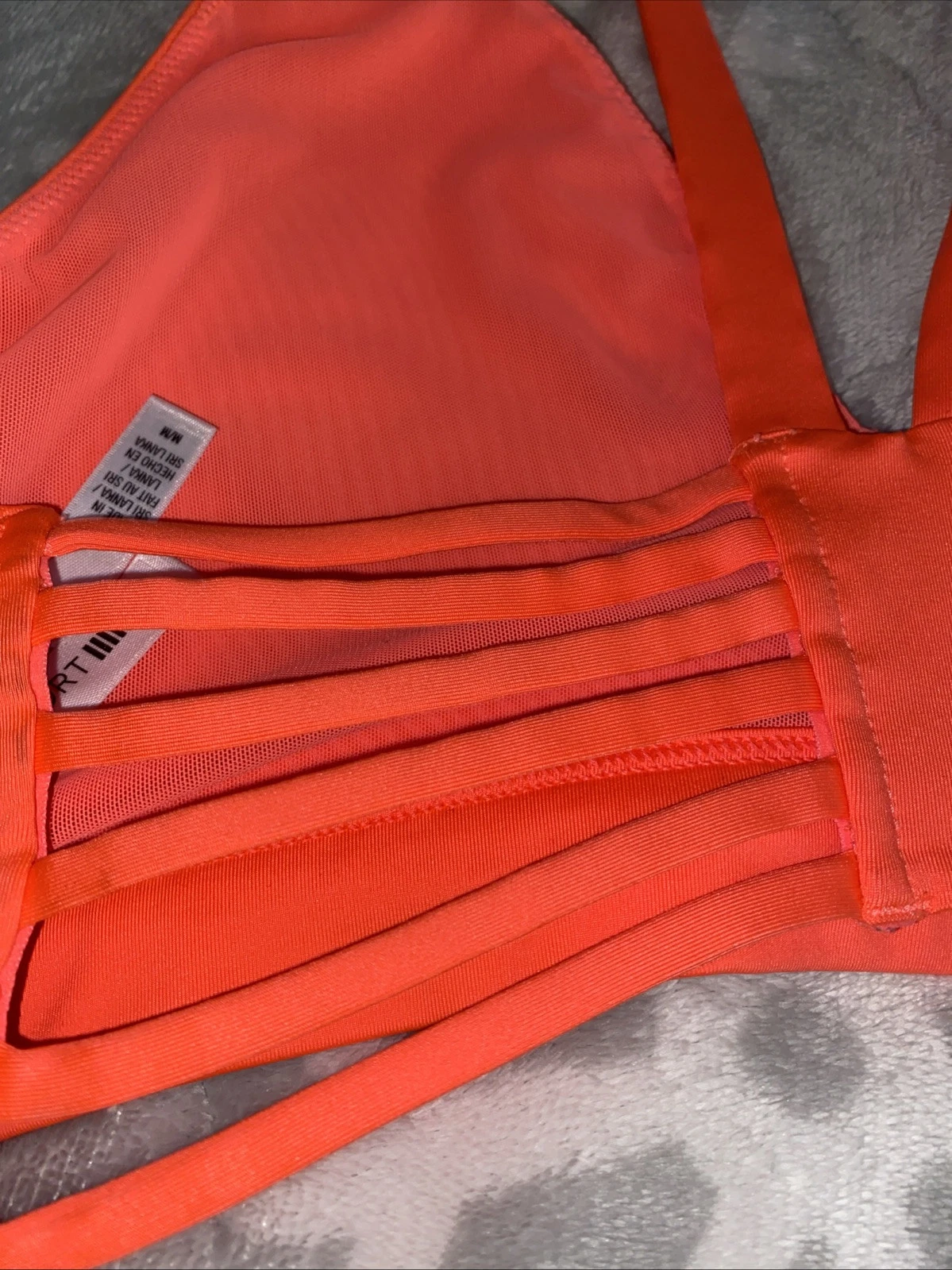 victoria-secret-vs  tank-bra