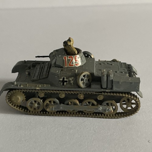 Tanque Panzer I alemán Segunda Guerra Mundial - escala 1/76 - construido y pintado - 72814 - Imagen 2 de 9