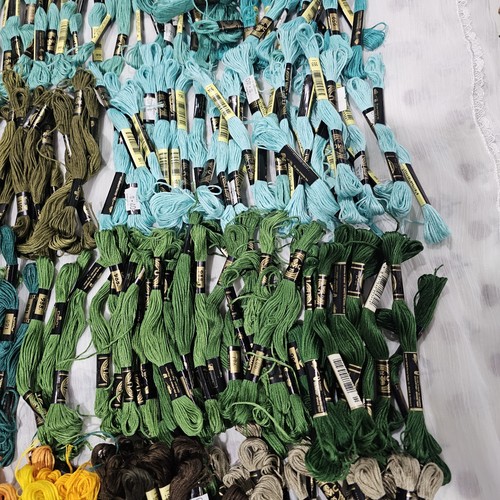 400+ Skeins of DMC Thread Cotton Embroidery Floss Lot Cotton France Made 8.7 Yds - Picture 9 of 23
