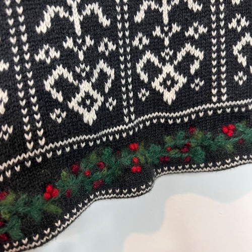 Talbots Vintage Holly Garland Embroidered Christmas Pullover Sweater Size Medium - Picture 11 of 12