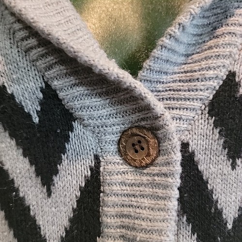 Volcom Gray black geometric sweater button acrylic women's cardigan Winter v nec - Picture 4 of 16