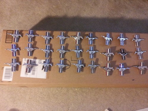 OEM FORD MUSTANG FENDER PONY COLLECTION 13 PAIRS- 27 TOTAL PIECES - Bild 2 von 10