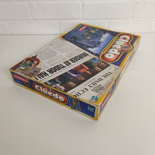Cluedo Murder At Tudor Hall The Classic Detective Game Complete Board Game 2000  - Picture 8 of 8