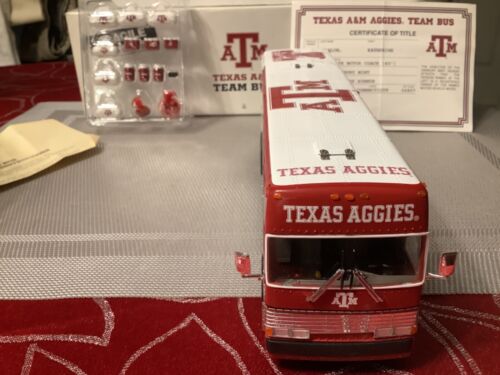 Danbury Mint Team Bus NCAA Texas A&M 1:43 scale - Bild 3 von 7