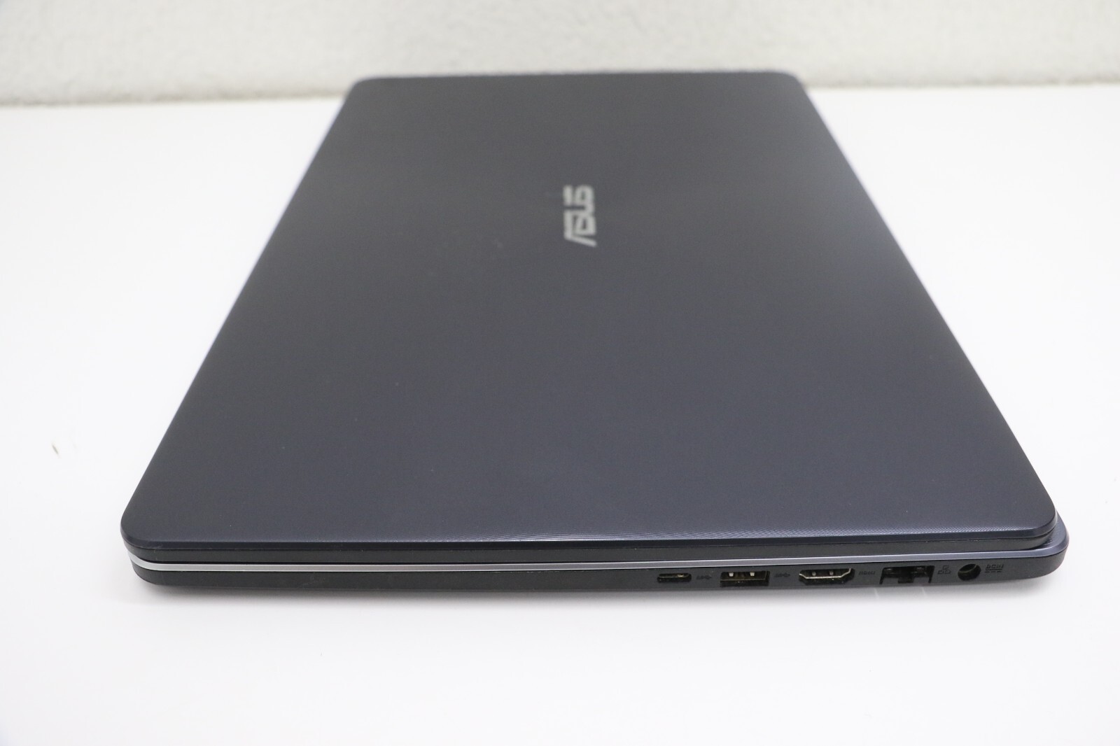 ASUS VivoBook 17 X705M Intel Pentium Silver N5000, 8GB RAM, 1TB HDD - Picture 3 of 10