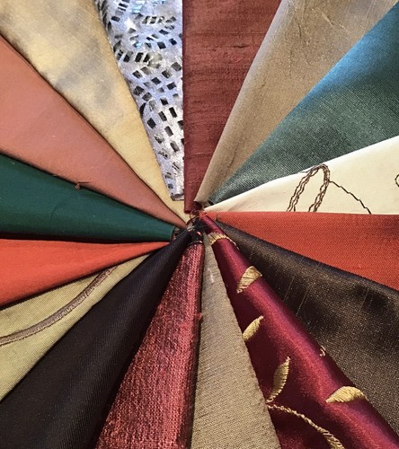 100% SILK + ASSORTED FABRIC REMNANTS X 16 AUTUMNAL SHADES . - Picture 6 of 6