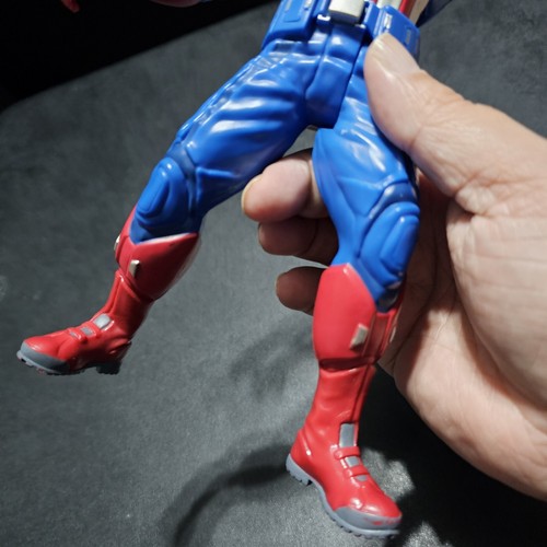 2012 Marvel Avengers Captain America 10" sprechende, Schild werfende Actionfigur - Bild 7 von 8