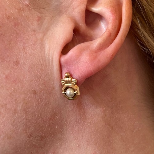 French 18 Karat Yellow Gold Pearl Earrings - Picture 3 of 12
