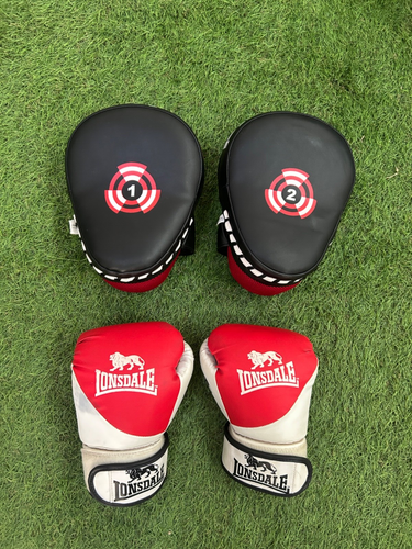 Lonsdale Box set 30inch kit-Punch Bag, Hook & Chain Set, Boxing Gloves & Pads - Picture 9 of 12