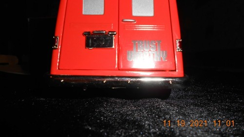 Spec Cast 1953 Willys Jeep 4WD Panel Delivery Collectors Bank 1/34 Scale Diecast - Picture 6 of 10