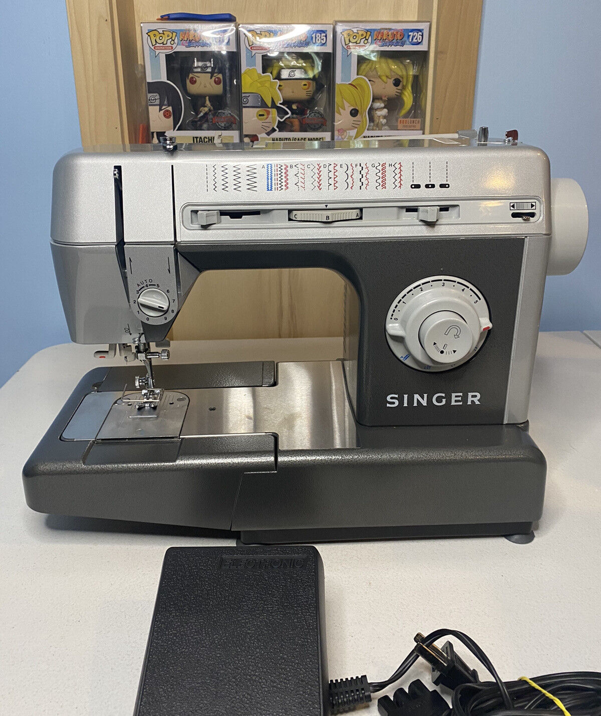 Singer CG-590 C Commercial Grade Sewing Machine In Box With Manual READ