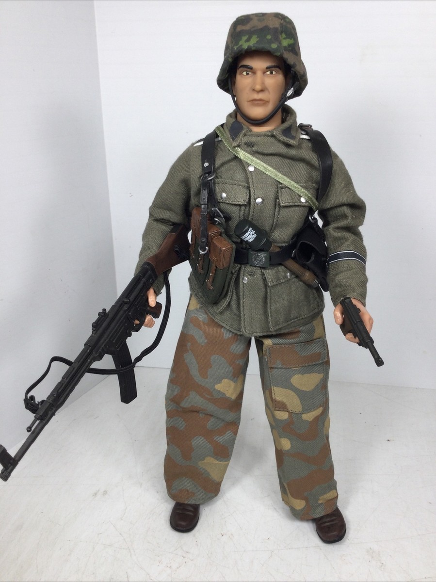 ドラゴンモデルズ1/6LAH PANZERGRENADIERS 1/6 21ST CENTURY GERMAN SS DIVISION GRENADIER MP-44 & P-38