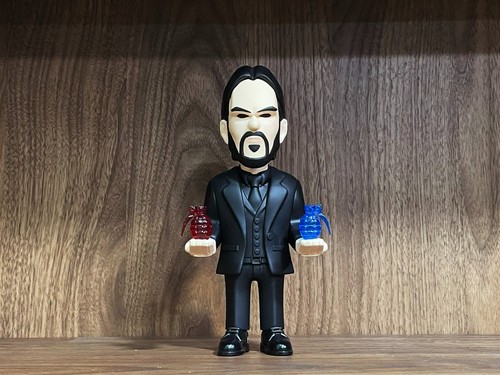 Juguete de diseñador Keanu Reeves John Wick-Mr. Leo | The Matrix Theme | Edición limitada - Imagen 5 de 9