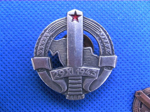 Guardia Fronteriza del Ejército JNA (Insignia Pequeña y Grande) y Estrella Roja - Imagen 11 de 12