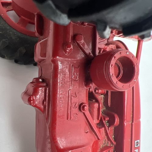 Ertl Mccormick Farmall Tractor Case Corporation CNHi 1/16 DieCast Replica 1988 - Bild 5 von 7