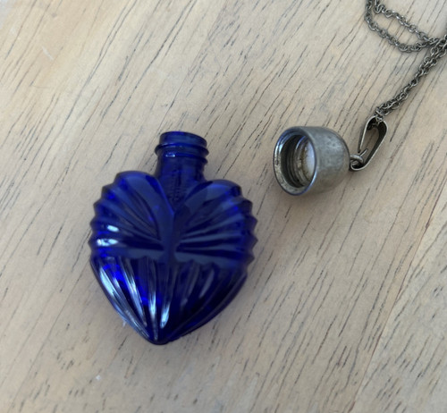 Vintage Cobalt Blue Glass Heart Perfume Bottle Pendant 925 Silver Chain - Picture 6 of 9