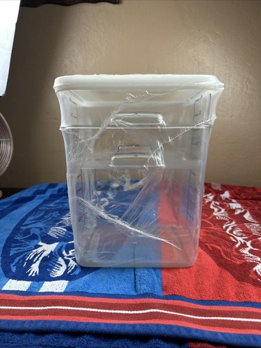 rubbermaid food storage containers set 4qt & 8 Qt Professional Plus - Picture 3 of 5