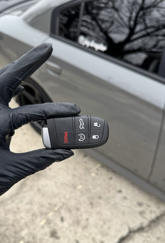 BLACK JEEP GRAND CHEROKEE SRT TRACKHAWK KEY FOB WITH LOGO(SHELL ONLY!!!) - Bild 3 von 3