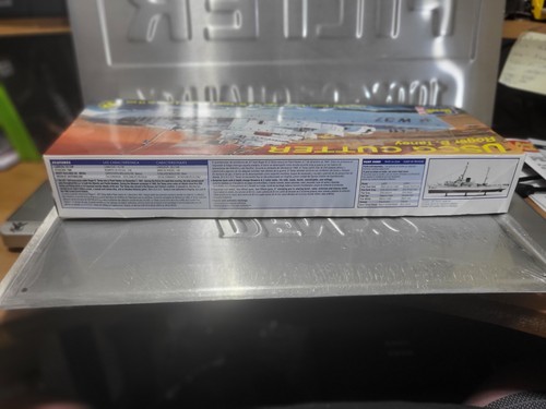 2010 Revell USCG CUTTER ROGER B. TANEY MODEL 1:320 SCALE COMPLETE IN OPEN BOX - Picture 9 of 17