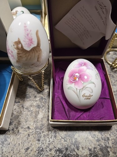 10 RARE Vintage Noritake Porcelain Easter Eggs in Box 1970’s & 80s 9 Stands - Picture 6 of 6
