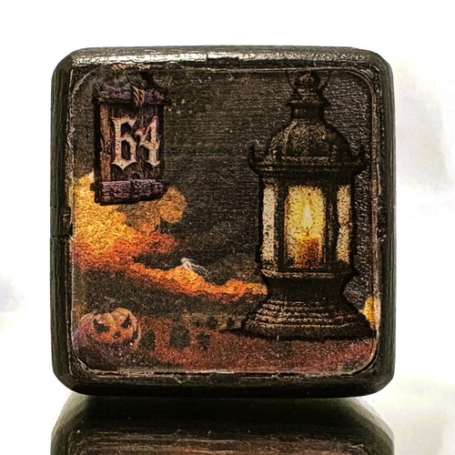 Luminous Lantern - Light in Darkest Odds - Backgammon Doubling Cube 36mm - Picture 7 of 13