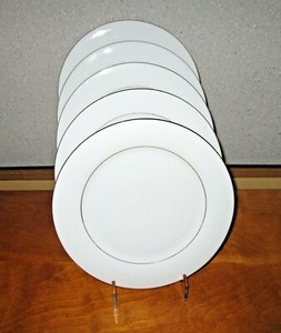 Sakura-Classic-Gold-Dinner-Plates-Lot-of-5-White-Gold-Trim-1997-Excellent