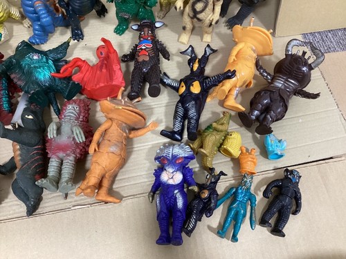 Ultraman Enemy Kaiju Vinyl Figures Bandai From Japan lot of 32 - Picture 5 of 5