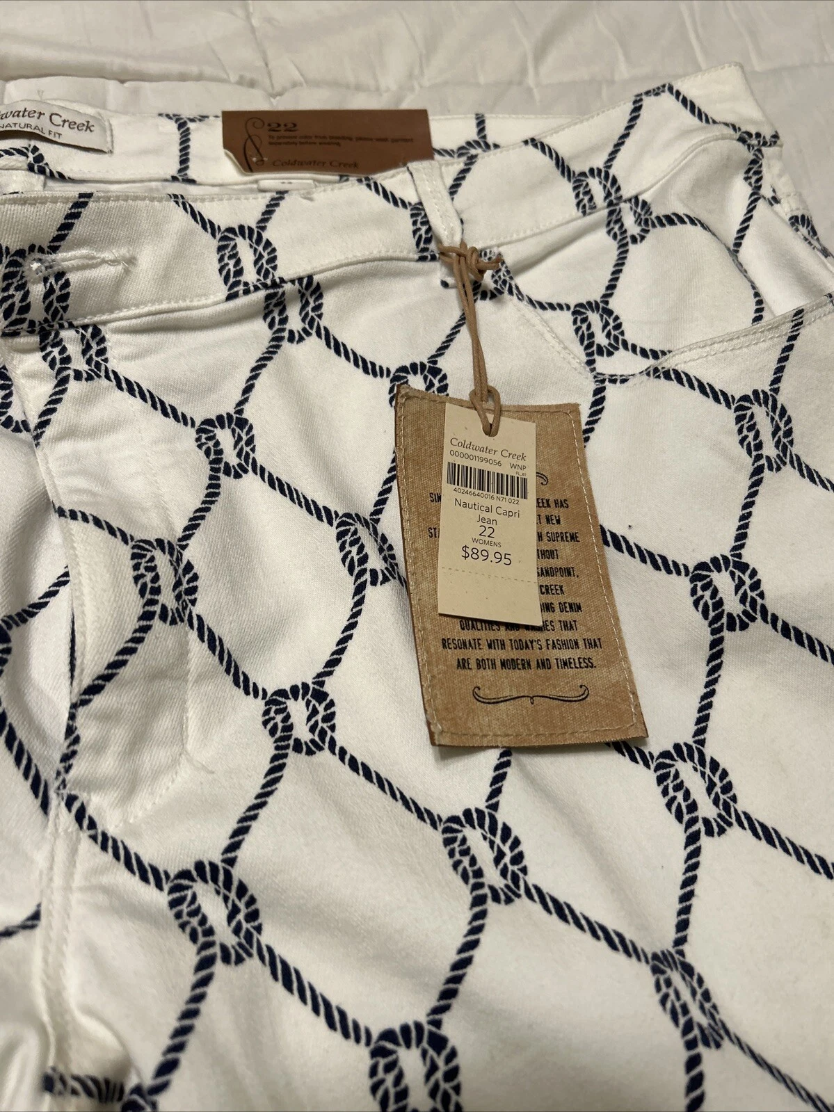 Women’s Size 22 Natural Fit Abstract Capri Pants Blue and White New