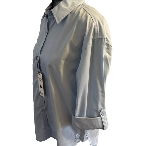 Camisa para mujer Gloria Vanderbilt pequeña cielo pálido con botones manga con lengüeta enrollable $48 - Imagen 5 de 14