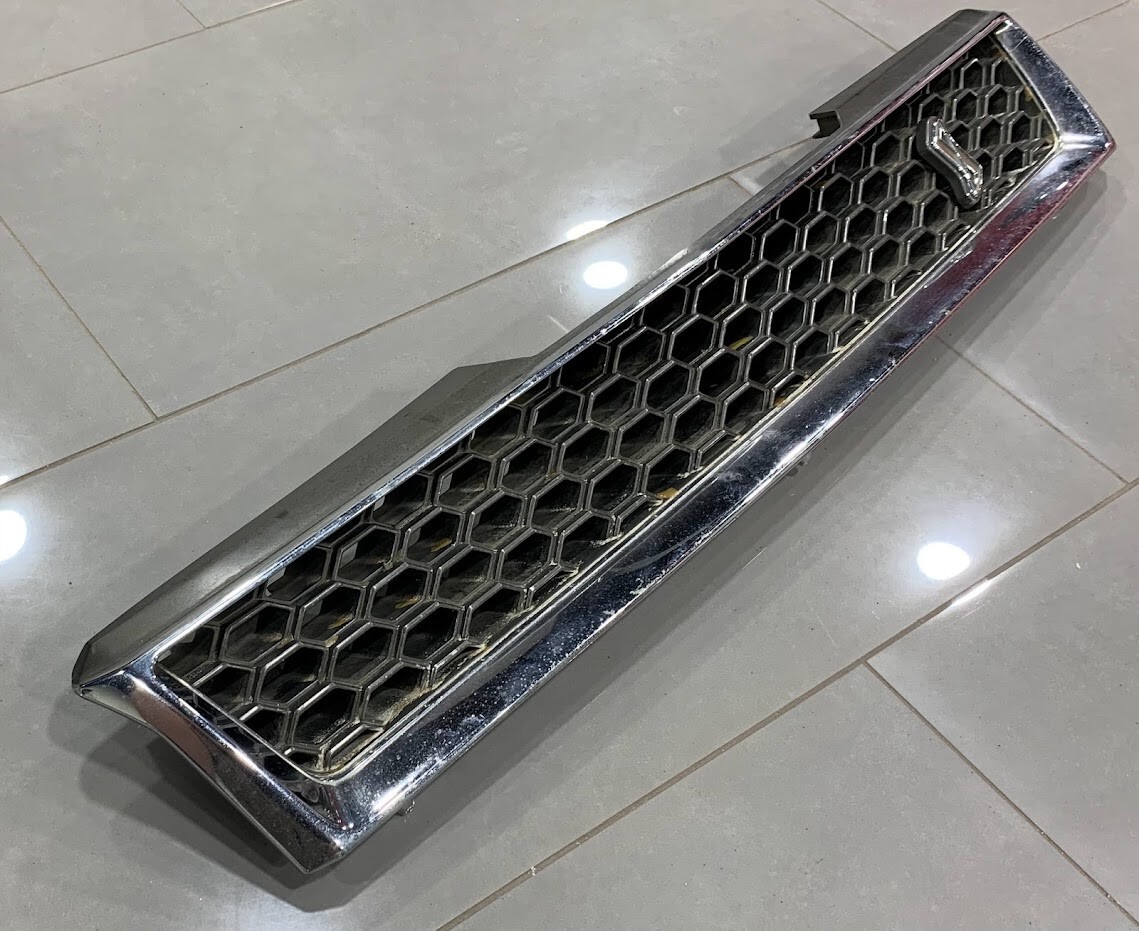 JDM RHD OEM Nissan Skyline R31 GTS USED Grille Great Condition