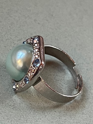 Silvertone Band w Faux Light Blue Mabe Pearl Rimmed in Darker Blue Rhinestone - Picture 4 of 7