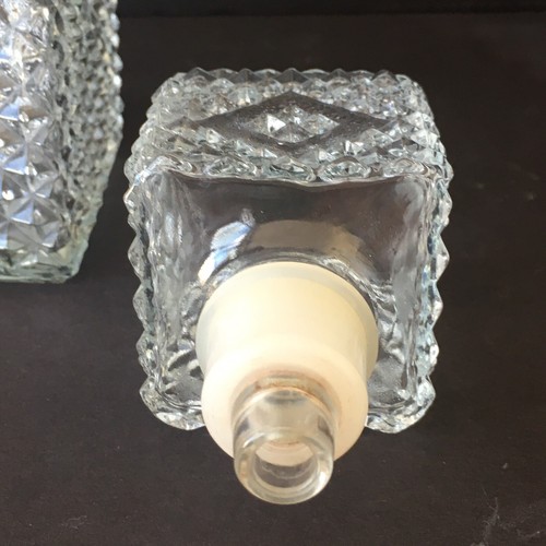 Crystal Glass Decanter Wine Bottle Bourbon Liquor Diamond Point Clear Stopper - Picture 7 of 9