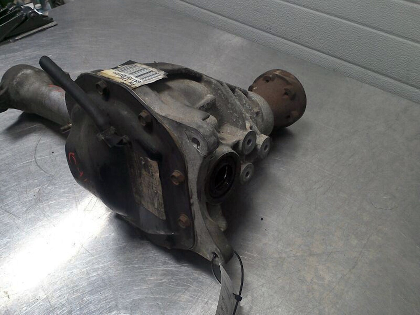 20022007 Jeep Liberty Front Axle Differential Carrier 3.73 Ratio eBay