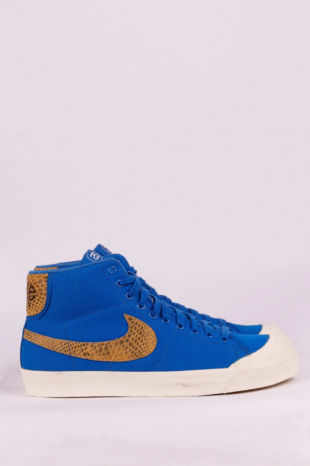Blazer Nike x Stüssy All Court Mid Supreme « Bleu F&F » (2010)