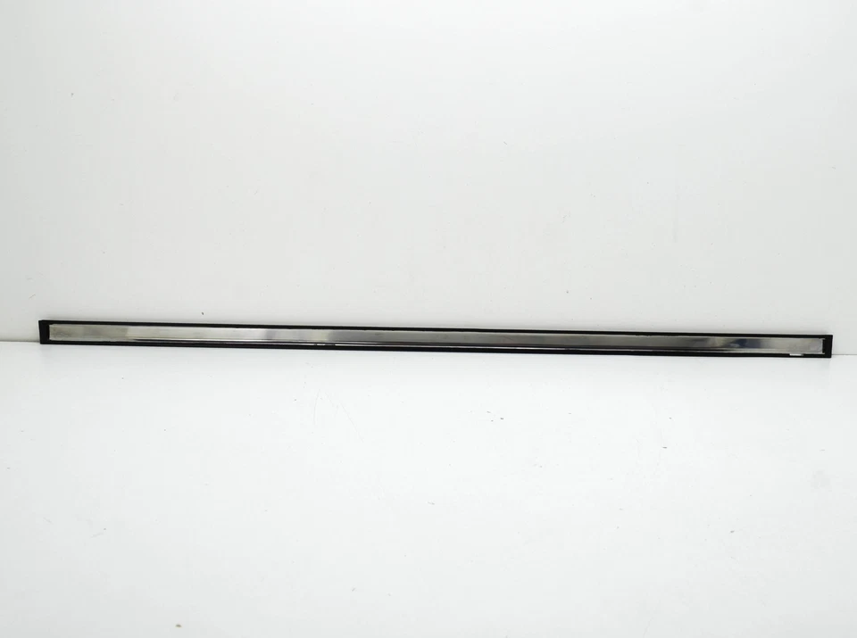 NUEVO BMW 1502-2002TII MOLDURA PUERTA DELANTERA DERECHA 1814688 51131814688 ORIGINAL Foto 2 de 4